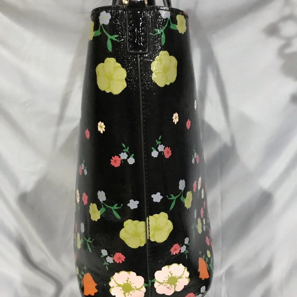 Tory Burch Patent Leather Medium Tote Flowers Kerrington EUC